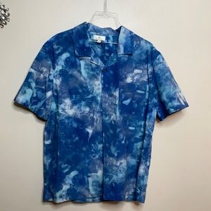 Men’s M LIKE new, casual button down shirt